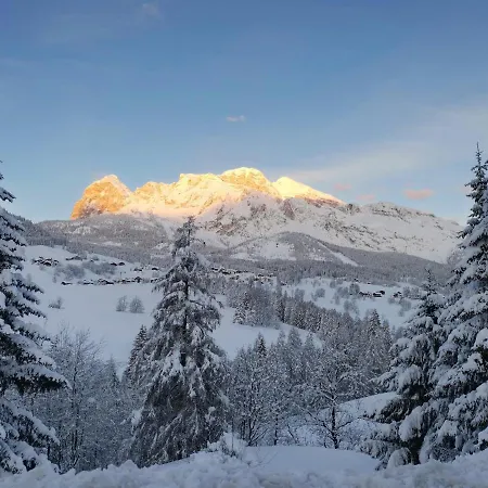 Hotel Villa Gaia Cortina dʼAmpezzo Exterior foto